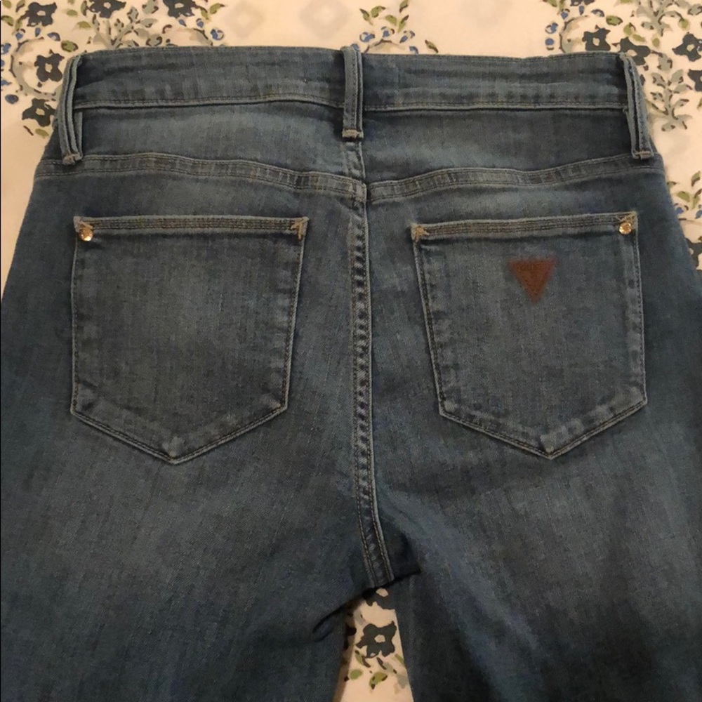 Guess Mid Rise Skinny - Picture 3 of 5